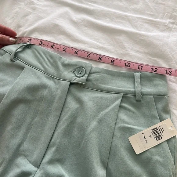 ENA PELLY JOLIE SUITING SHORT IN MINT - Picture 4 of 4